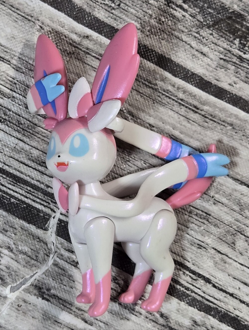 3.5" Jazwares Pokémon Sylveon battle figure